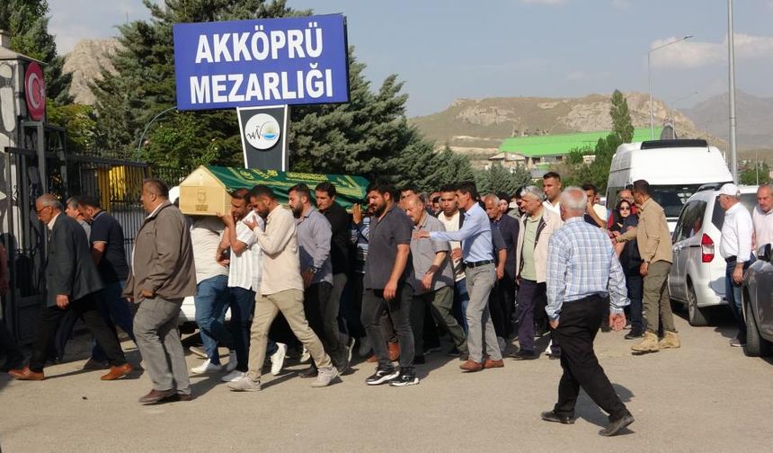Çanakkale'de vefat eden Bartu, Van'da toprağa verildi