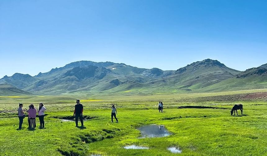 Van’ın Saklı Cenneti Alendeşt Yaylası Doğaseverleri Ağırlıyor