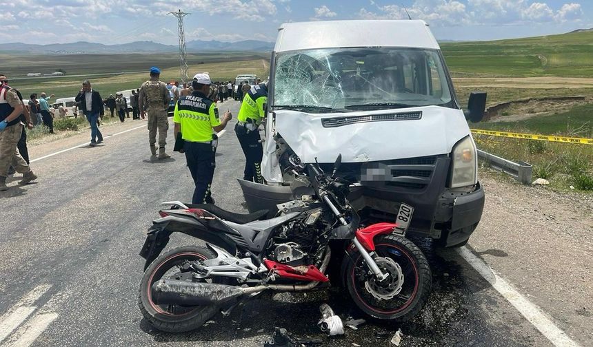 Van'da Trafik Kazası 2 Ölü