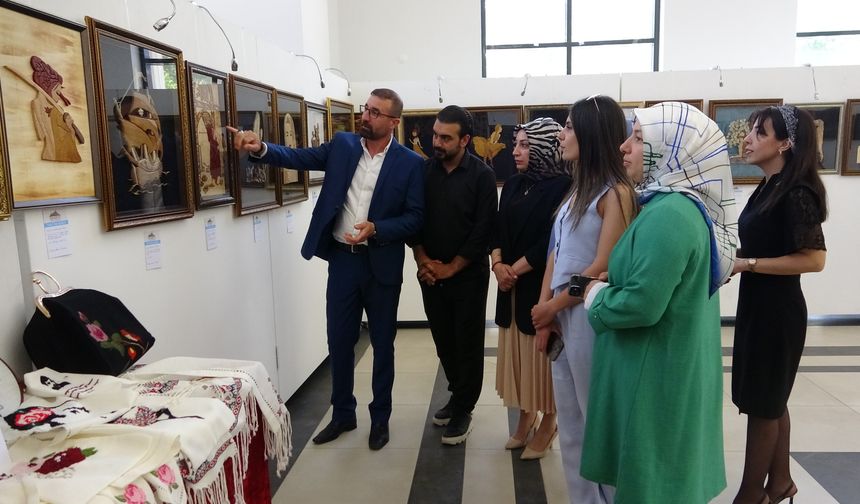Van’da Geleneksel El Sanatları Sergisi Yoğun İlgi Gördü