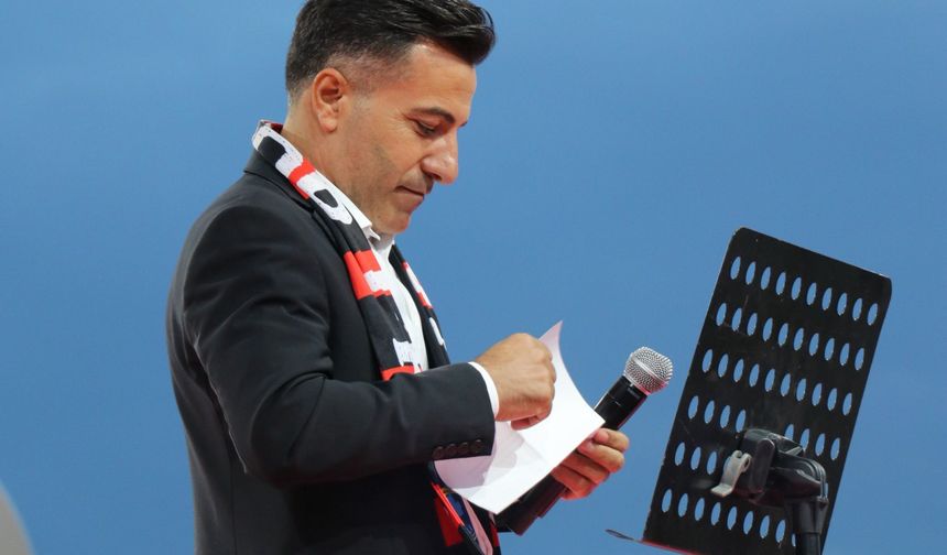 Vanspor FK Başkanı Erol Temel'den Veda Sinyali: “Anlamını yitiren yerlere veda etmek gerek”