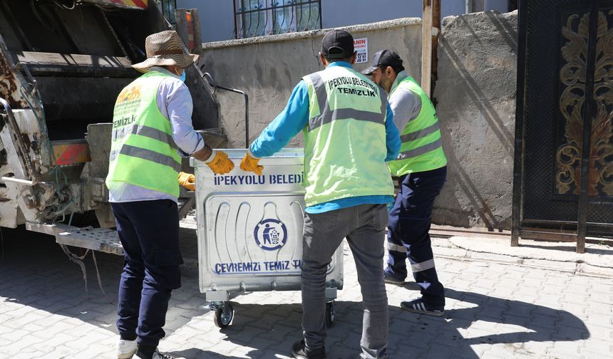 Van'da Yeni Çöp Konteynerları Mahallelere Dağıttıldı