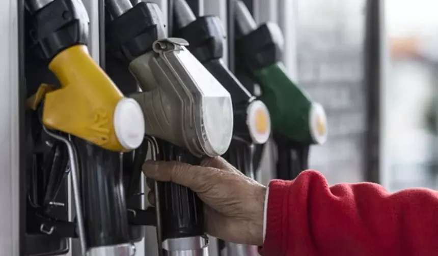 Sürücüler İndirim Bekledi, Sonuç Hayal Kırıklığı Oldu: Motorinde Dikkat Çeken İndirim!