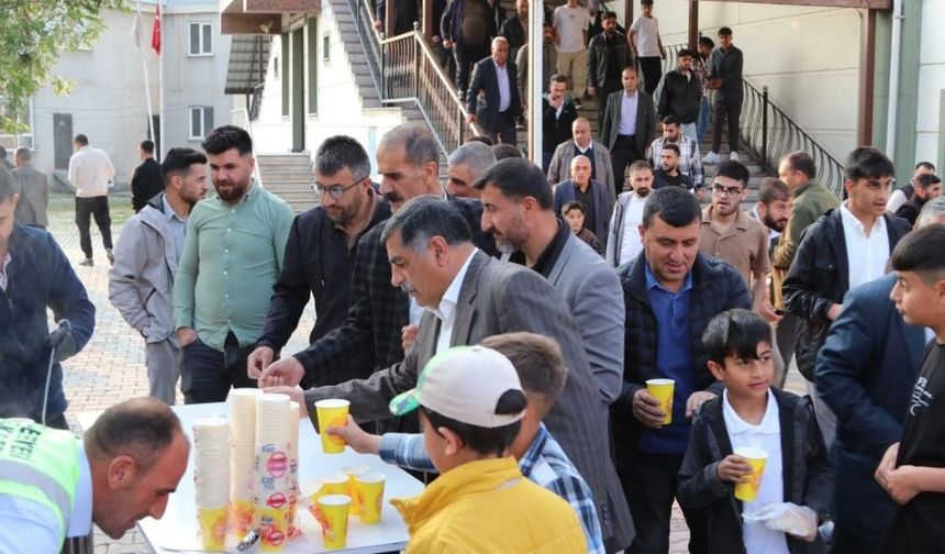 Özalp Belediyesi’nden Bayramda Anlamlı İkram