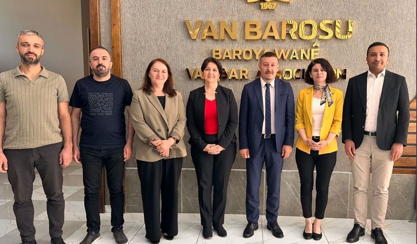 Sürpriz Bayram Ziyareti: TBMM Başkanvekili Pervin Buldan Van Barosu’nda