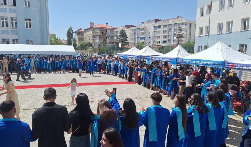 İpekyolu Belediyesi’nden Mezuniyet Etkinliklerine Destek