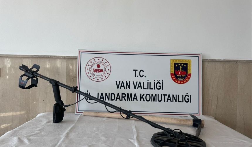Van’da İzinsiz Define Arayan 3 Şahıs Suçüstü Yakalandı