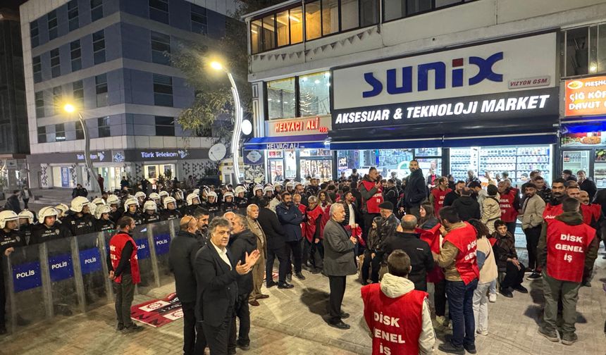 Van’da DİSK’in 100. gün eylemine yürüyüş yasağı: “Valilik izin vermedi”