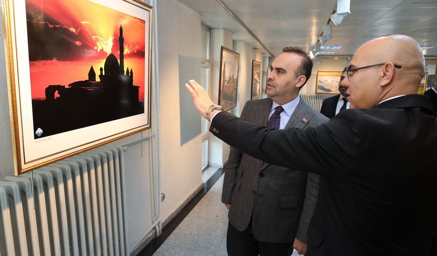 Bakan Kacır Ağrı Valiliğini Ziyaret Etti