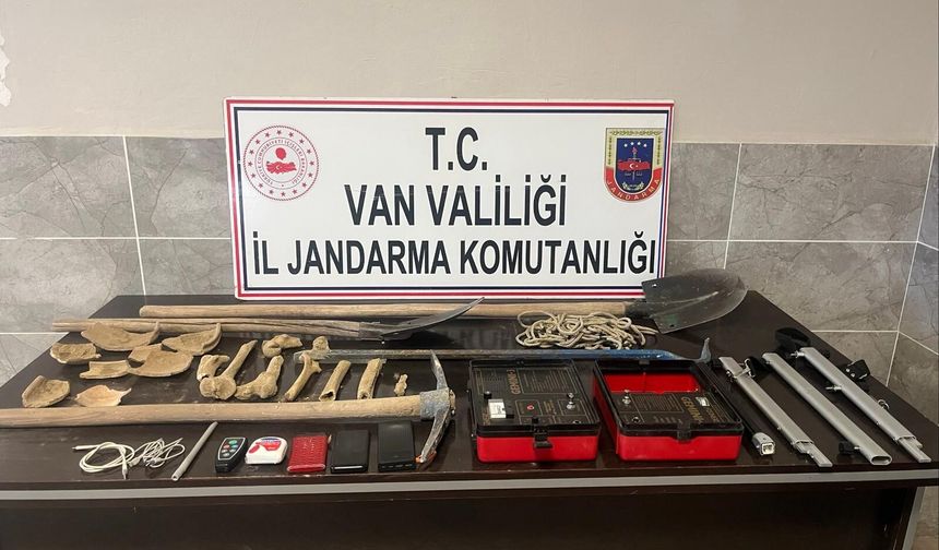 Van’da İzinsiz Kazı: Suçüstü Yakalanan 5 Şüpheli Gözaltında