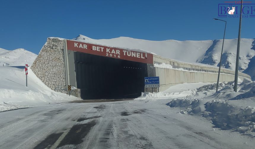 Van’da Kış Şartları Zorluyor: Çığ Temizliği Sonrası Yol Açıldı