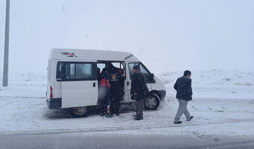 Erciş–Van Karayolunda Kaza: 3 Yaralı