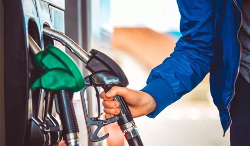 Depoyu Dolduracaklar Dikkat: Benzine 2,74 TL Zam Geldi!