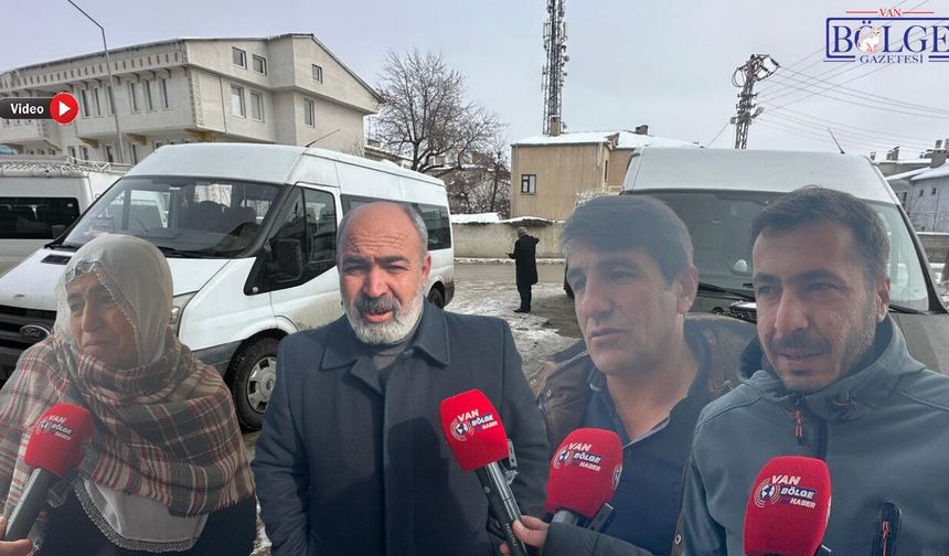 Van’da 35 Yolcu 6 Gün Yolda Mahsur Kaldı "Annesinin Cenazesine Yetişemedi"