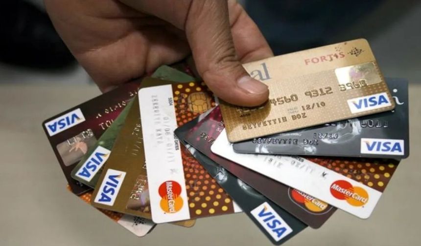Kredi Kartı Olanlar Dikkat: Yeni Aidat Tarifesi Üzecek!
