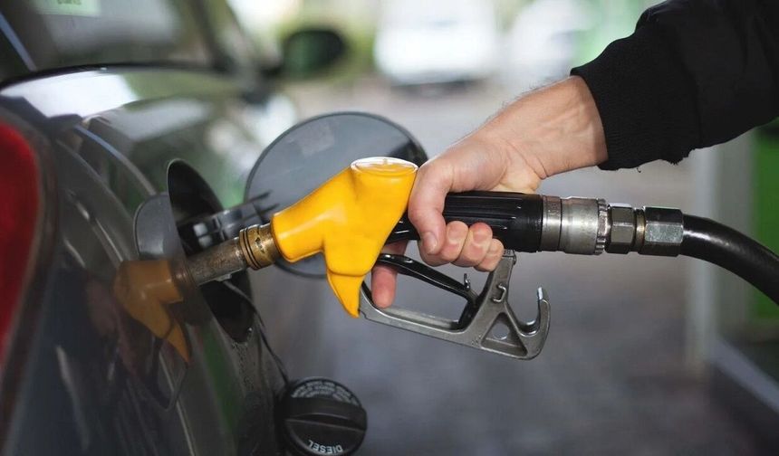 Akaryakıt Tabelaları Yine Değişti: Motorin Bazı İllerde 81 TL'yi Geçti!