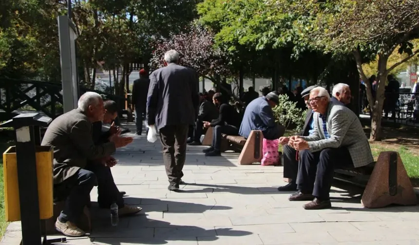Emeklilere yıllık izin müjdesi! Yargıtay’dan milyonları ilgilendiren karar