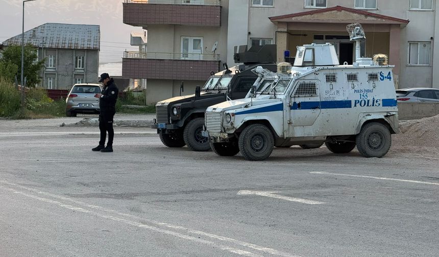 Mahallede iki grup arasında bıçaklı kavga: 5 Yaralı