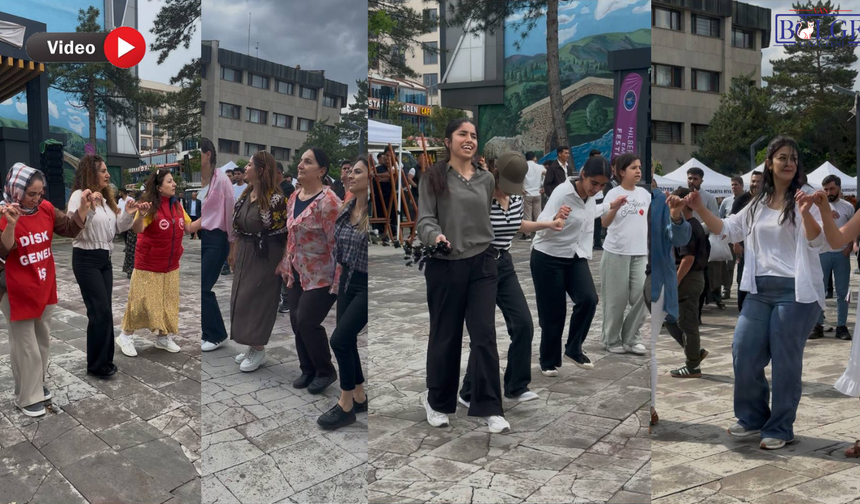Van’da Kadınlar Yağmura Rağmen Halayla Coştu