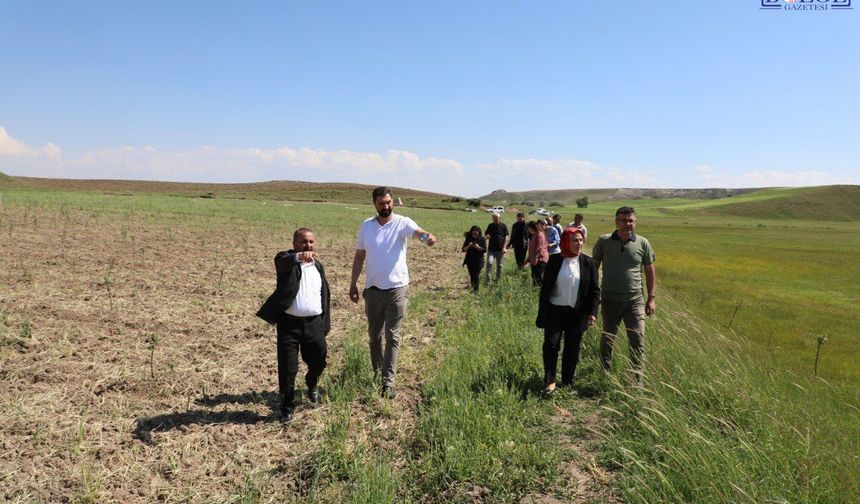 Tuşba Belediyesi'nden çiftçilere tam destek: "Bir fidan bir insan demektir"