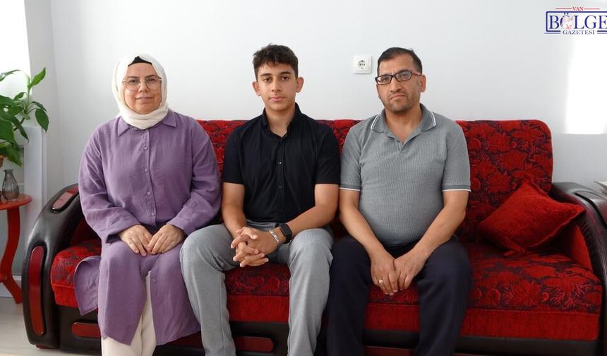 Akıllı Telefonu Bıraktı, Türkiye Birincisi Oldu