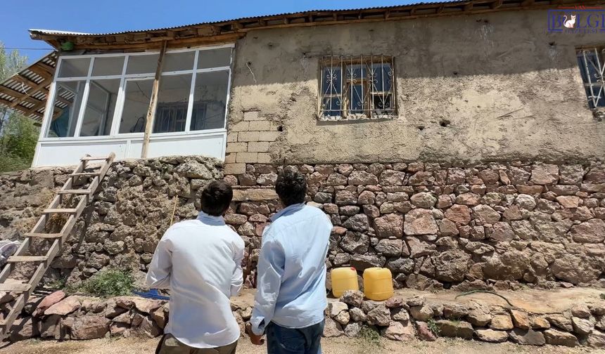 Evin Her Köşesinden Yılan Çıkıyor! Hakkari'de Bir Aile Korku İçinde Yaşıyor