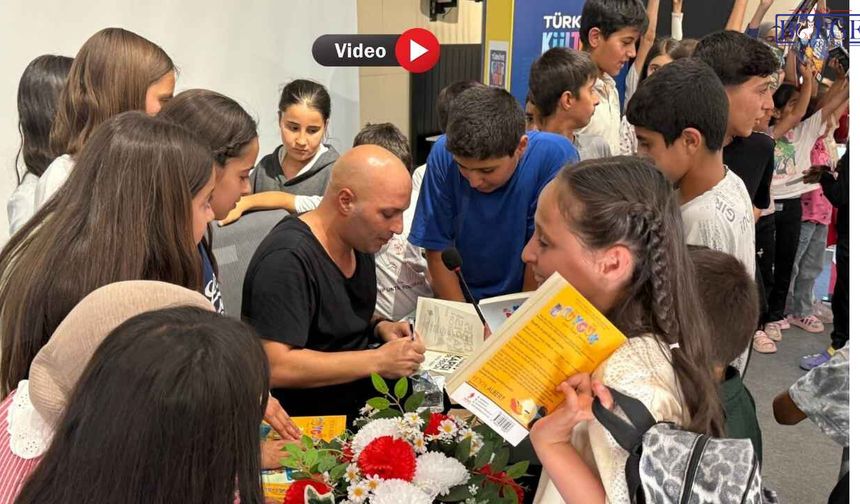 Van Kültür Yolu Festivali'nde Yetkin Albert Çocuklarla Buluştu