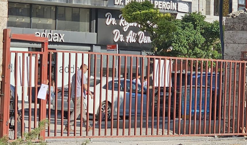 Van'da İpekyolu Belediyesi Eski Orduevi İnşaatını Mühürledi