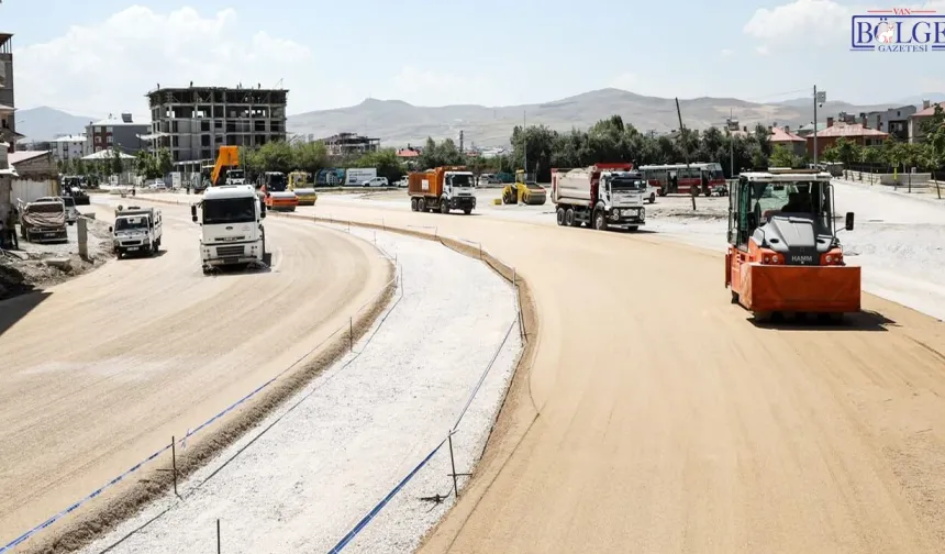Van'ın En Önemli Güzergâhı Yeniden Hazırlanıyor: Kente Değer Katacak