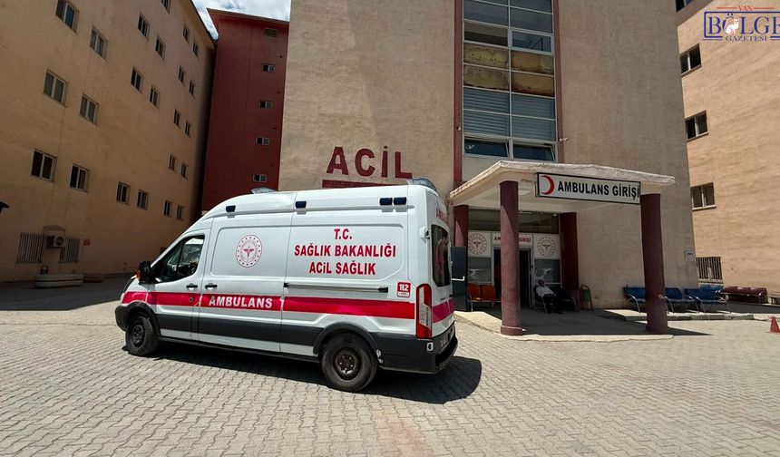 Parkta Kanlı Gece! 17 Yaşındaki Genç Yaşam Savaşı Veriyor