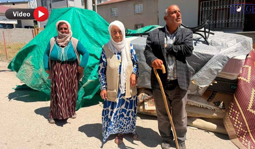 Van’da maaşı kesilen aile sokakta kaldı, yaşadıklarını Van Bölge Gazetesi’ne anlattı