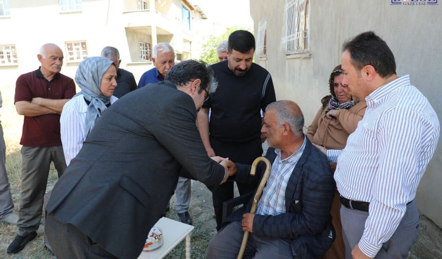 Van’da Sokakta Gündem Olan Aile İçin Belediye Başkanlarından Anlamlı Destek