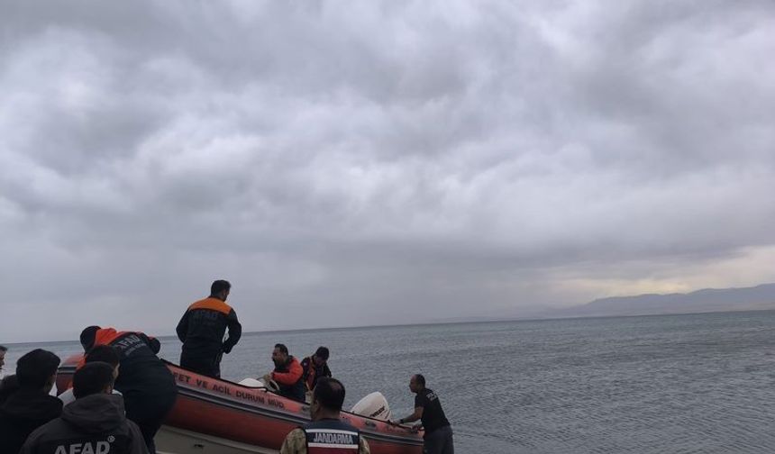 Van Gölü’nde mahsur kalan 3 kişiyle ilgili AFAD’dan açıklama