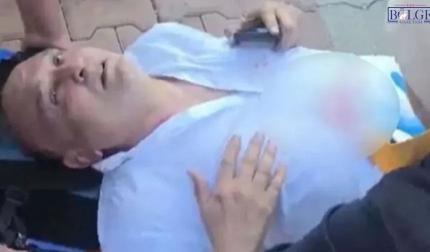 Milletvekiline Bıçaklı Saldırı: Hastaneye Kaldırıldı