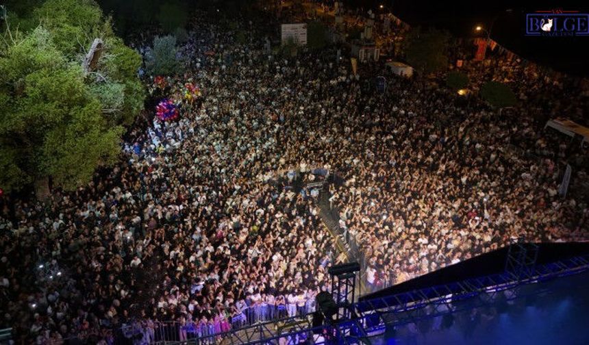 Tatvan Kültür ve Sanat Festivalinde Yoğun Katılım: Halk Çoştu