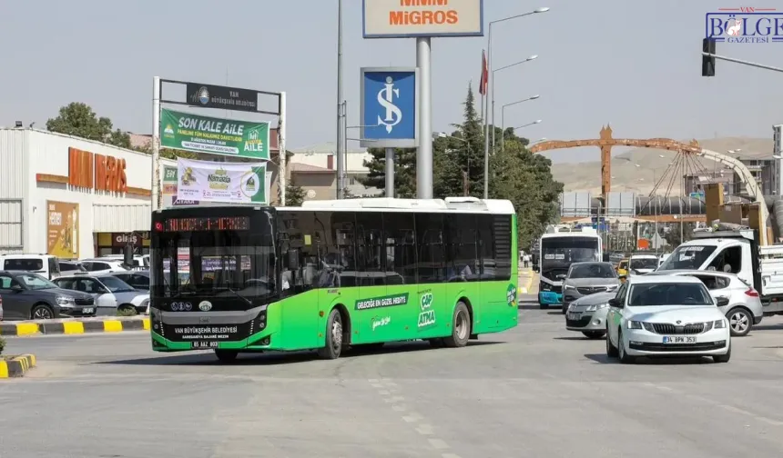 Van’da kritik kavşak kapatıldı! Trafik durma noktasına geldi