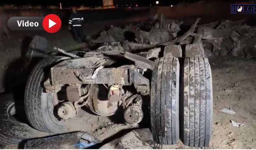 Van-Doğubayazıt yolunda feci kaza! TIR şarampole yuvarlandı