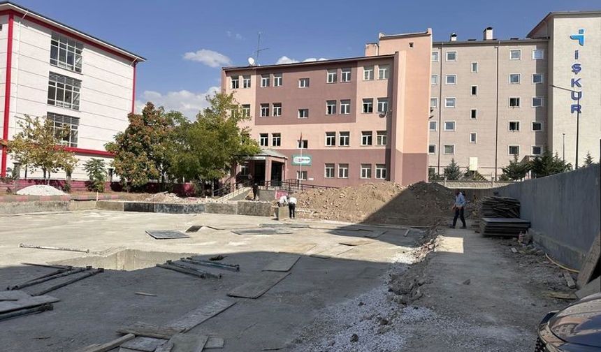 Van Bölge Gazetesi Gündeme Taşıdı, Eğitim Sen Açıklama Yaptı
