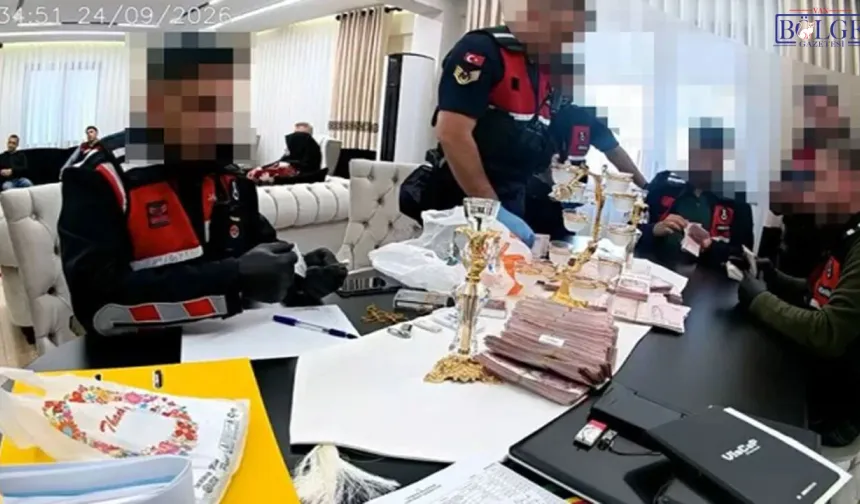 AK Partili Eski Başkanın Evindeki Para Gündem Oldu! Polisler Tek Tek Saydı
