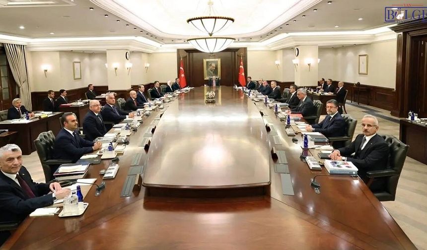 Kabine bugün toplanıyor: Çerçeve yasa ve ekonomi gündemde