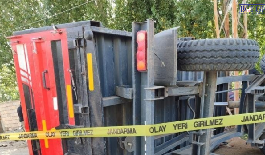 Van’da traktör devrildi: 3 yaralı