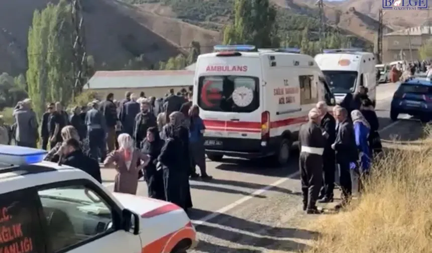 Hakkari’de iki araç kafa kafaya çarpıştı: 1 ölü, 7 yaralı