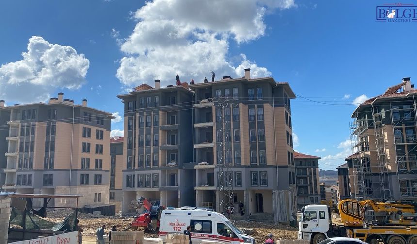 İnşaatta kriz! 5 işçi çatıya çıkarak intihar girişiminde bulundu